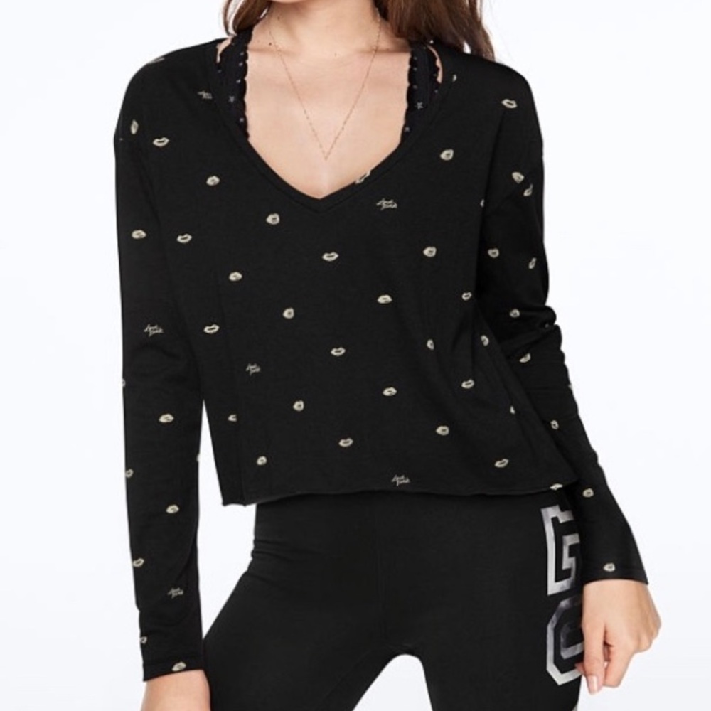 NEW Victoria's Secret PINK Top Large Black Long Sleeves White Kisses Print NWT